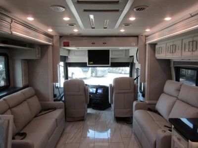 2026 Fleetwood DISCOVERY LXE - Photo 3