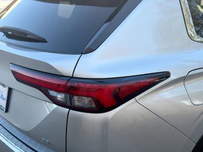 2022 Mitsubishi Outlander — photo 28 view