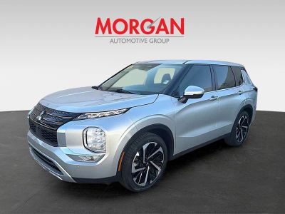 2022 Mitsubishi Outlander — rear three-quarter view