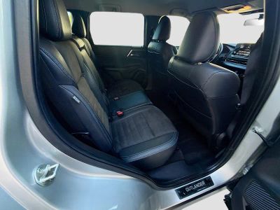 2022 Mitsubishi Outlander — photo 29 view