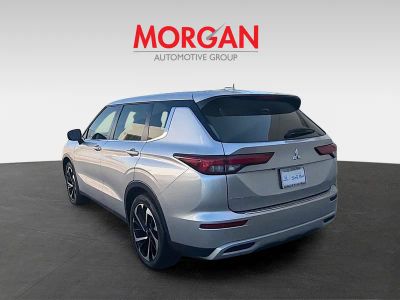 2022 Mitsubishi Outlander — detail view