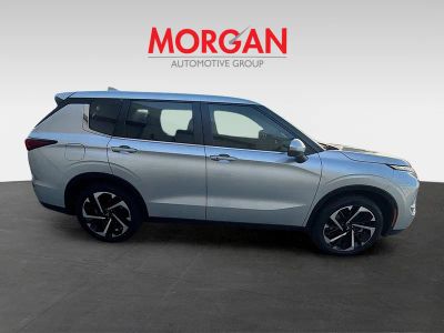 2022 Mitsubishi Outlander — photo 8 view