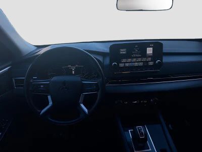 2022 Mitsubishi Outlander — photo 21 view