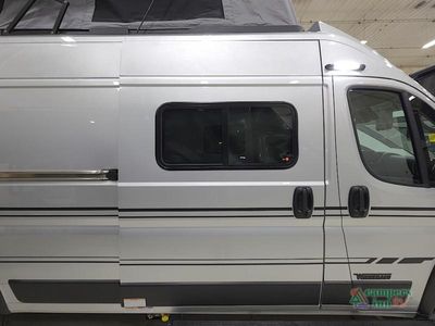 2026 Winnebago Solis - Photo 10