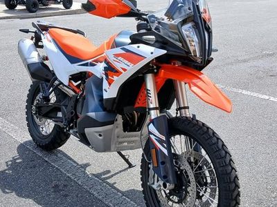 2025 KTM 890 Adventure R - Photo 2