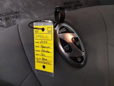 2024 Hyundai Elantra — photo 15 view