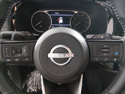 2025 Nissan Pathfinder — photo 12 view