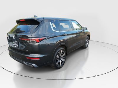 2025 Mitsubishi Outlander — photo 7 view