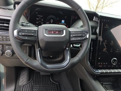 2026 GMC Yukon — photo 12 view