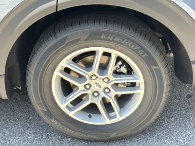 2026 Ford Explorer — photo 18 view