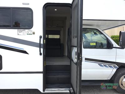 2027 Forest River RV Sunseeker LE - Photo 18