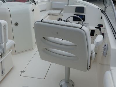 2018 Cobia Boats 220 DC - Photo 4