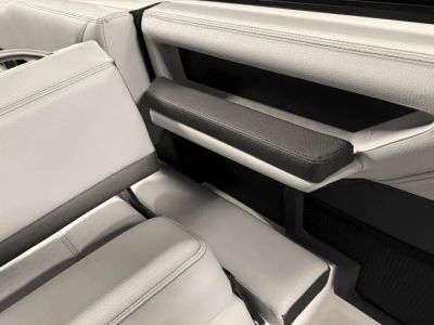 2025 Cobalt R8 Outboard - Photo 69