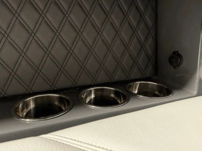 2025 Cobalt R8 Outboard - Photo 49