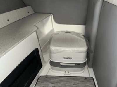 2025 Cobalt R8 Outboard - Photo 81
