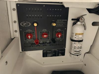 2025 Cobalt R8 Outboard - Photo 53