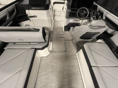 2025 Cobalt R8 Outboard - Photo 63