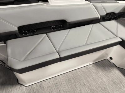 2025 Cobalt R8 Outboard - Photo 56