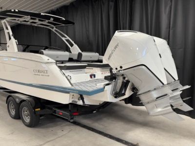 2025 Cobalt R8 Outboard - Photo 5