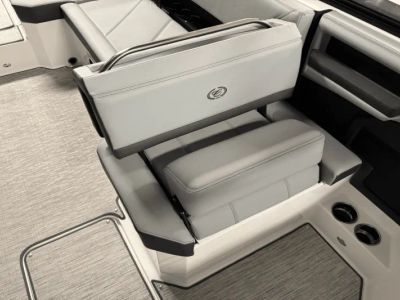 2025 Cobalt R8 Outboard - Photo 68