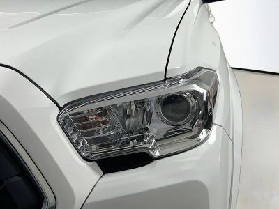 2023 Toyota Tacoma — photo 9 view
