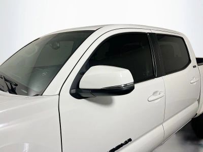 2023 Toyota Tacoma — photo 10 view