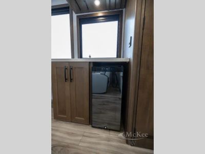 2026 Keystone RV Montana — photo 33 view