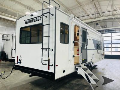 2026 Winnebago Thrive - Photo 4