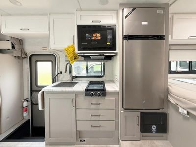 2026 Thor Motor Coach Quantum - Photo 17