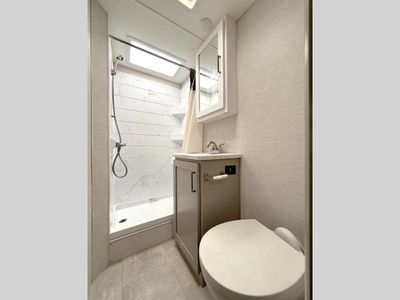 2026 Thor Motor Coach Quantum - Photo 9