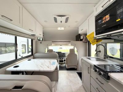 2026 Thor Motor Coach Quantum - Photo 11