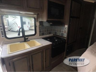 2019 Coachmen RV Freelander - Photo 10