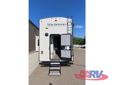 2024 Forest River RV Wildwood Heritage Glen - Photo 9