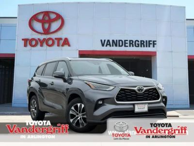 2023 Toyota Highlander - Photo 1
