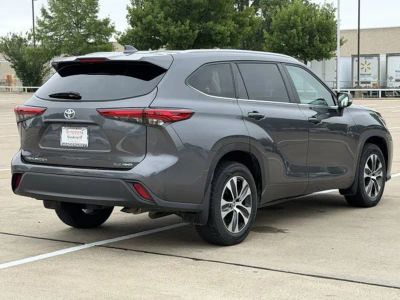 2023 Toyota Highlander - Photo 4
