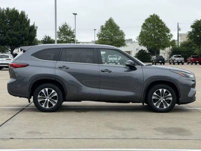 2023 Toyota Highlander - Photo 3