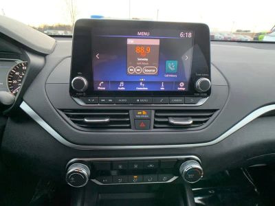 2022 Nissan Altima 2.5 SV — photo 18 view