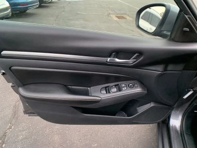 2022 Nissan Altima 2.5 SV — photo 11 view