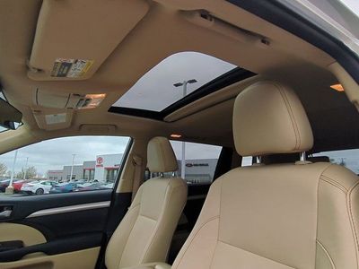 2017 Toyota Highlander Hybrid - Photo 10