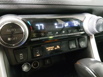 2022 Toyota RAV4 - Photo 18