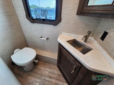2022 Entegra Coach Accolade - Photo 21