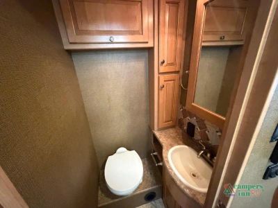 2016 Thor Motor Coach Windsport — photo 32 view