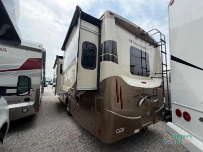 2016 Thor Motor Coach Windsport — interior view