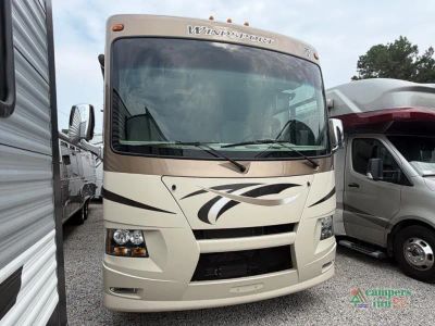 2016 Thor Motor Coach Windsport — front three-quarter view