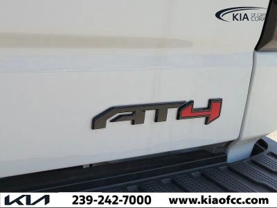 2025 GMC Sierra 1500 — photo 8 view