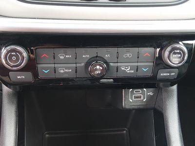 2025 Jeep Compass - Photo 19