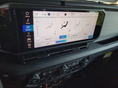 2026 Jeep Wrangler — photo 29 view