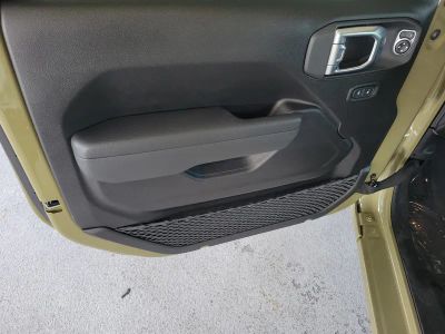 2026 Jeep Wrangler — photo 14 view
