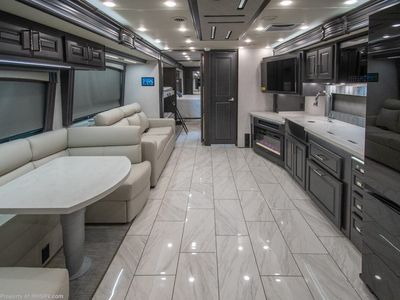 2026 Fleetwood Discovery LXE - Photo 7