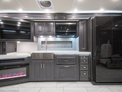 2026 Fleetwood Discovery LXE - Photo 14